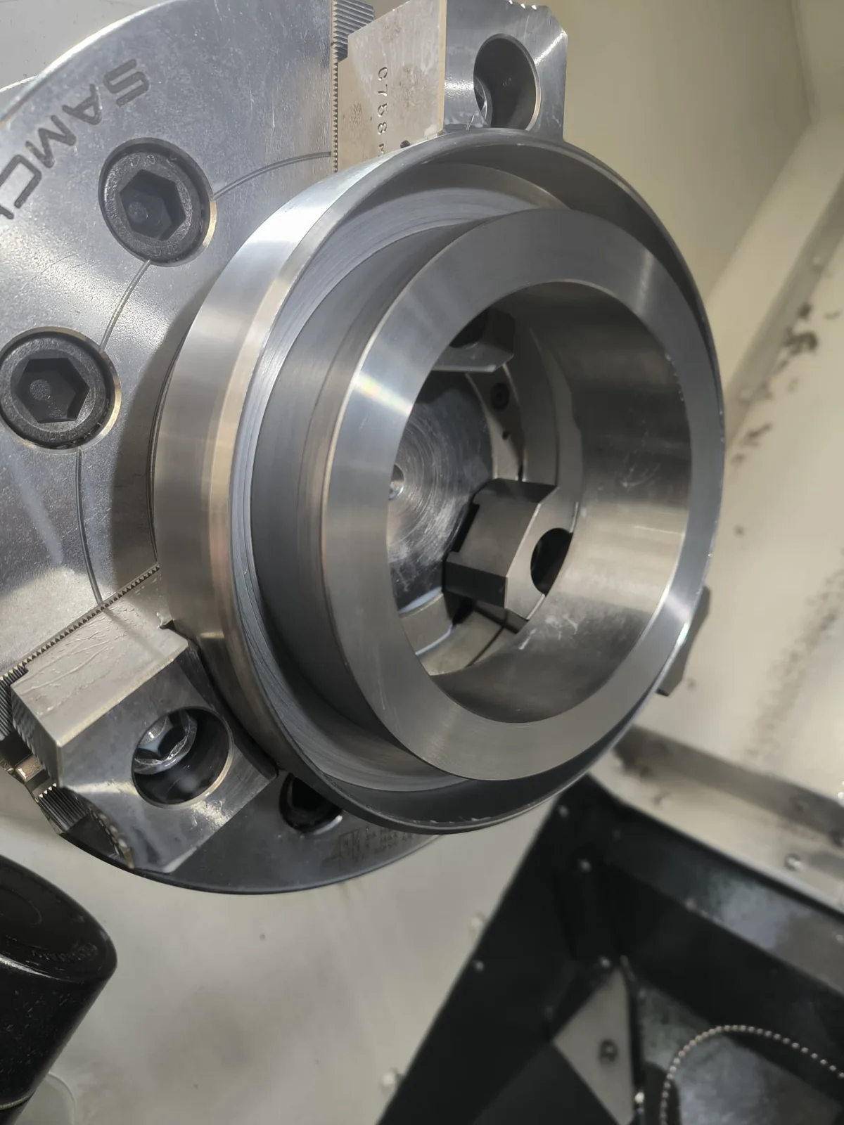 rettifica-di-precisione-componenti-metallici